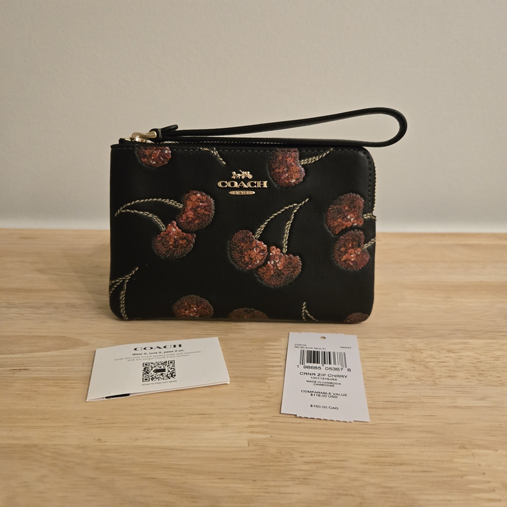 Coach Corner Zip Wristlet – Cherry Print (Black Multi)